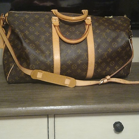 Louis vuttion - Picture 1 of 8